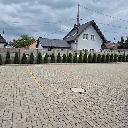 Pokoje Pod Wietrznia 凯尔采 外观 照片